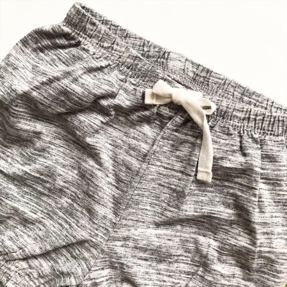 Babygap cotton bubble shorts EUC 18-24 months - Picture 3 of 5